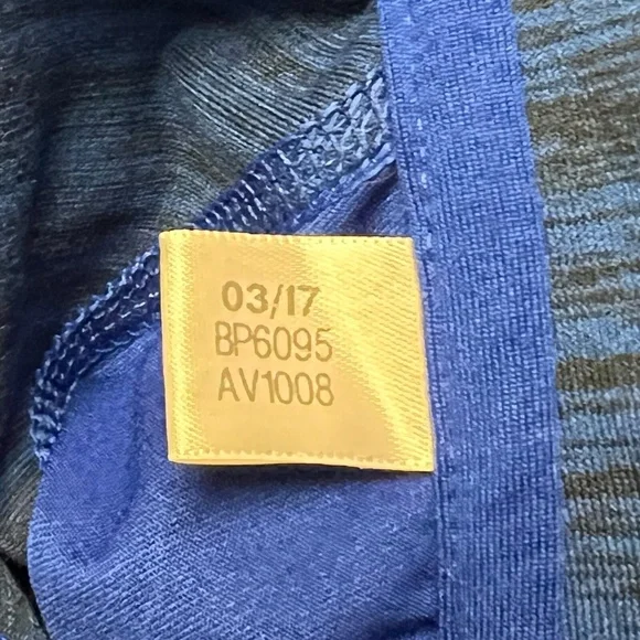 Adidas Top M Blue‎ Reflective Quarter Zip Hi Lo Thumbholes Climalite Athleisure - Picture 9 of 13